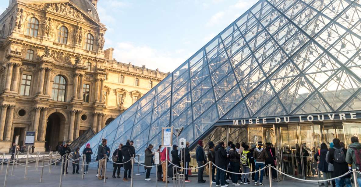 Paris: Louvre Museum Guided Tour With Seine Cruise Discount - Meeting Point Information