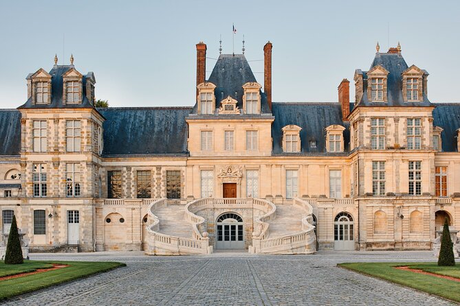 Round Transfer to Fontainebleau and Vaux Le Vicomte From Paris - General Information and Contact Details