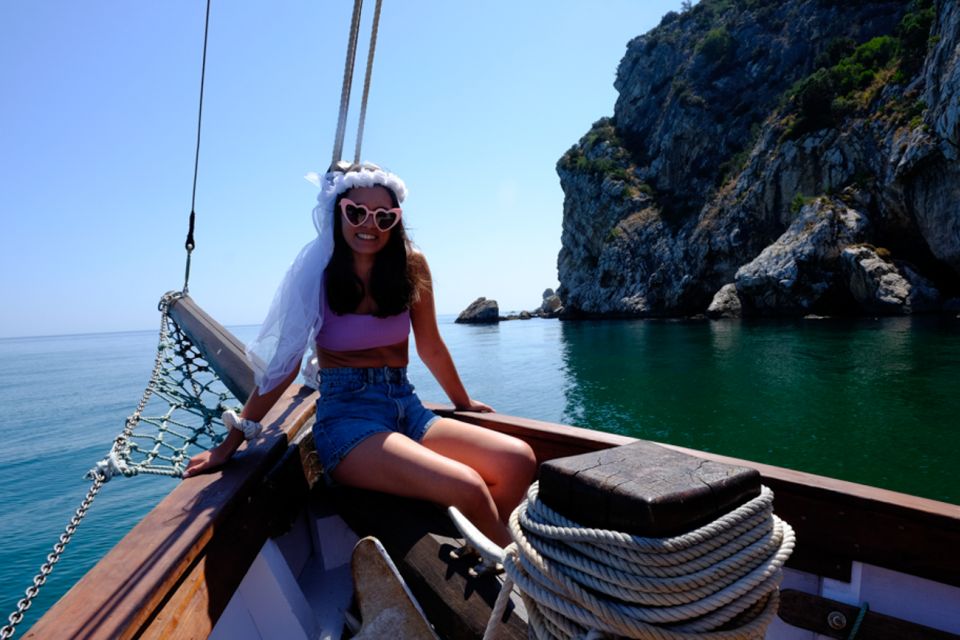 Sesimbra: Cliffs, Bays & Beaches Aboard a Traditional Boat - Requirements & Recommendations