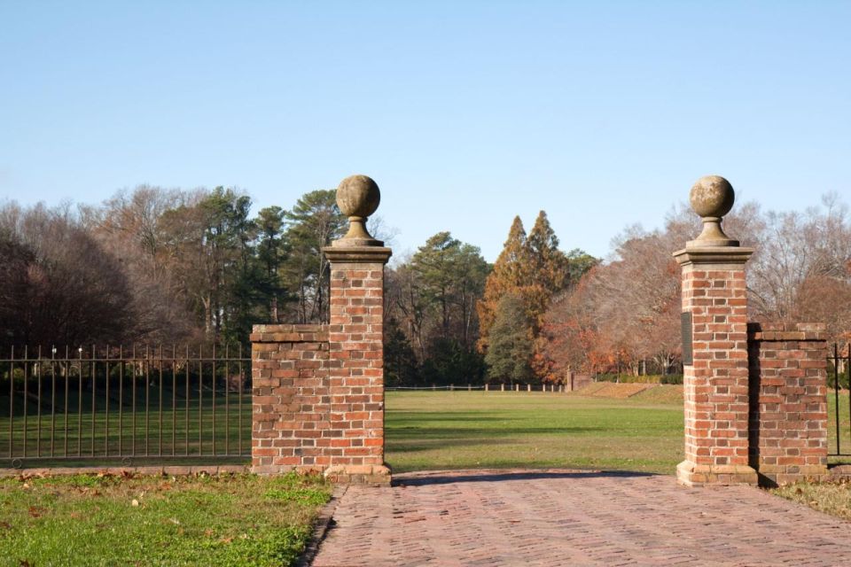 The Romantic Side of Williamsburg – Walking Tour - College of William and Mary