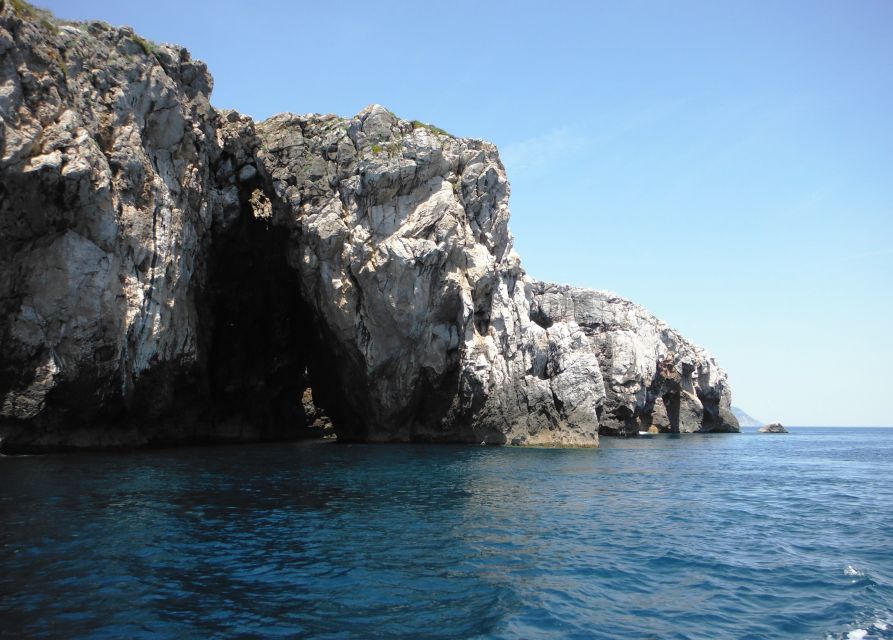 Arrábida: Ribeira Do Cavalo Beaches and Caves Boat Tour - Customer Review