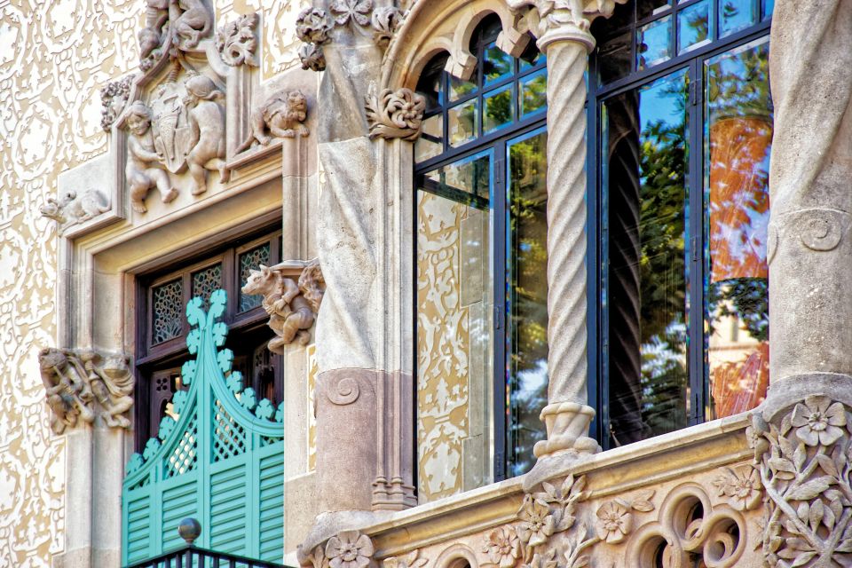 Barcelona: Private Architecture Tour With a Local Expert - Inclusions