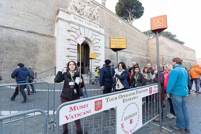 Fast-Track Tour to Vatican Museums, Sistine Chapel & St. Peters - Pickup and Meeting Point Details