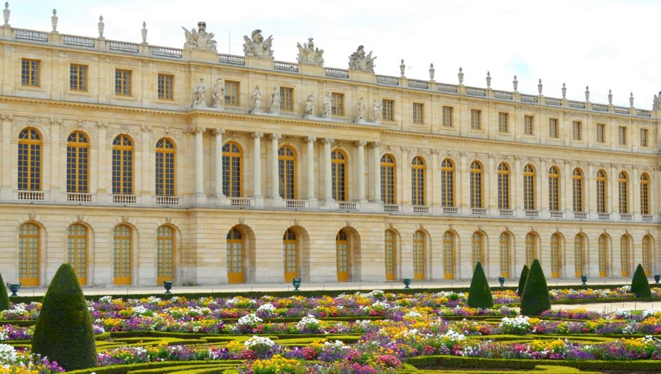 From Paris: Roundtrip Shuttle to Versailles - Comfortable Seating and Amenities