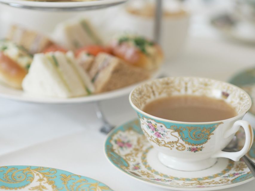 London: Royal Neighbourhood Walk & Luxury High Tea - Customer Reviews