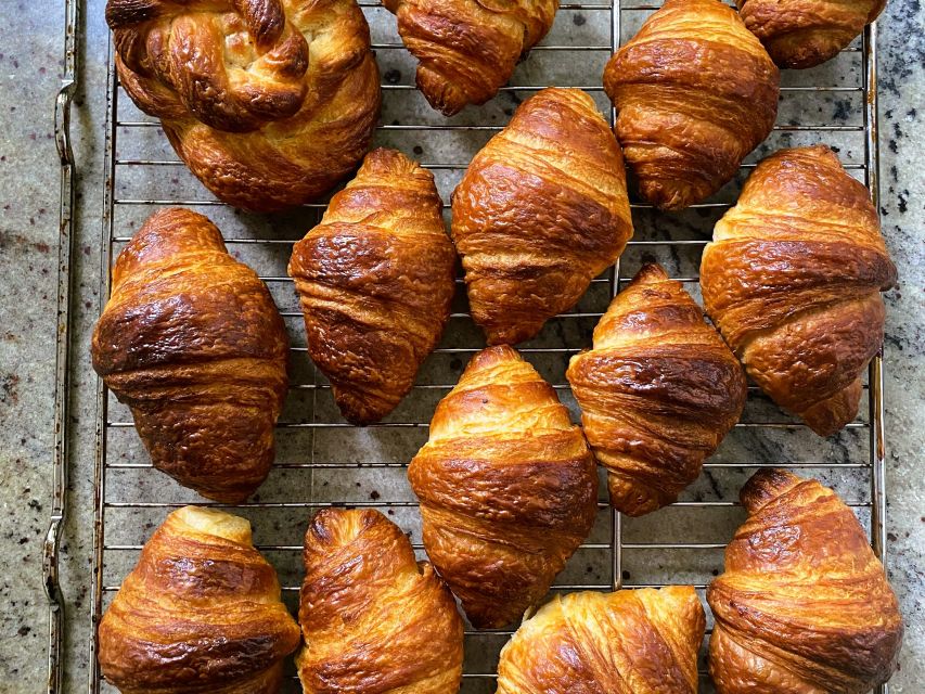 Paris: Montmartre Culture and Local Pastries Walking Tour - Meeting the Locals and Guides