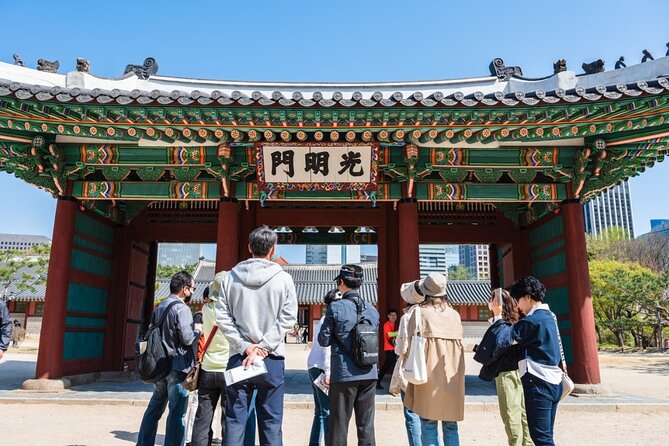 Seoul Spectrum: Walking Through Koreas Rich Heritage - Taking in Local Culture