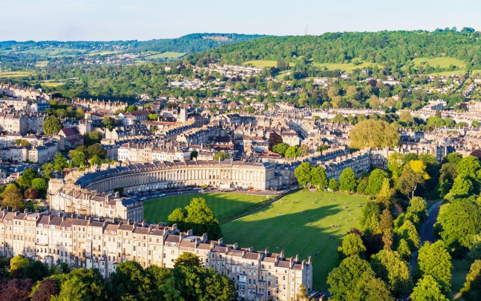 Enchanted Christmas Walk in Bath's Heart - Finish at Royal Crescent