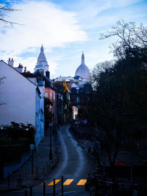 Montmartre: Semi Private Guided Stroll in Bohemian Paris - Meeting Point & Directions