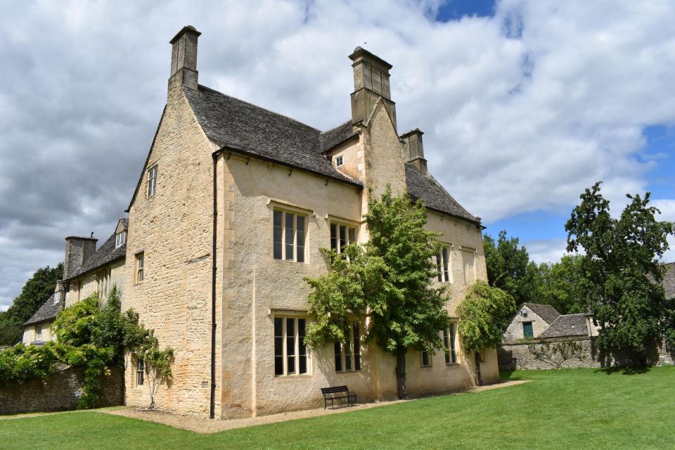 Private Downton Abbey Day In The Cotswolds Tour. - Common questions