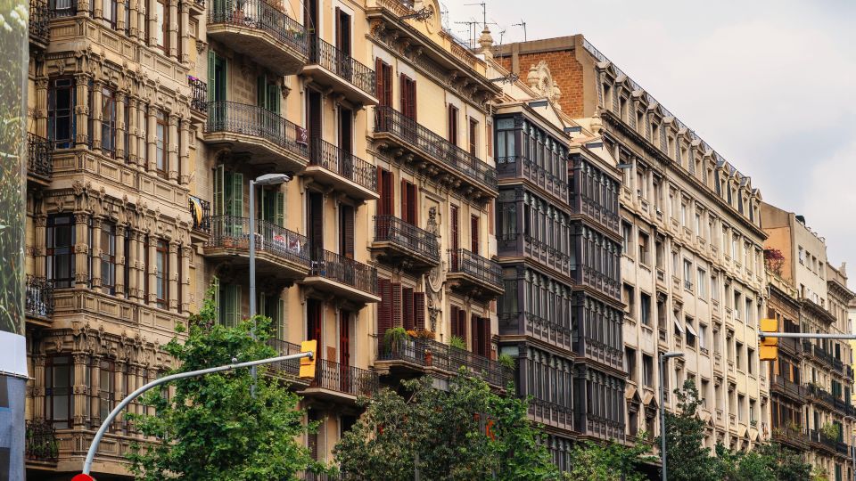 Barcelona: Private Architecture Tour With a Local Expert - Booking Details