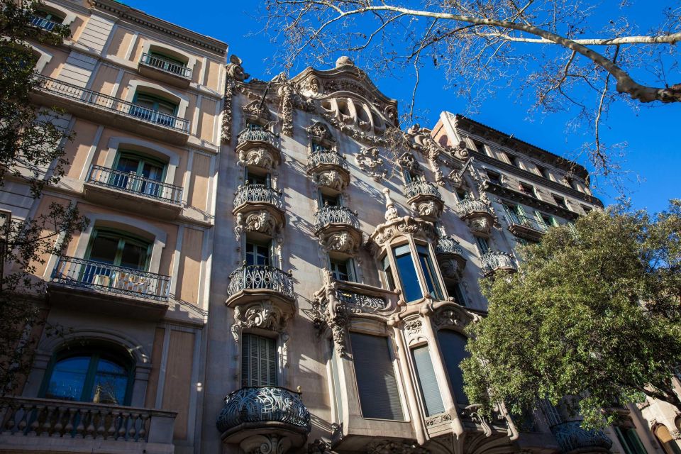 Casa Batllo Fast-Track Tickets, Barcelona Architecture Tour - Group Size Limit