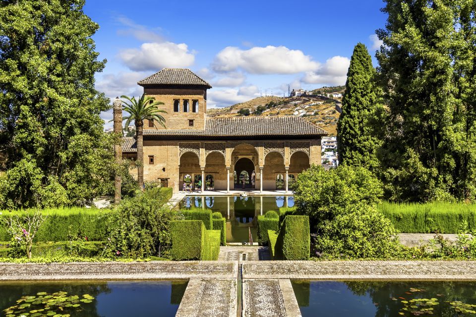 Granada: Alhambra Small Group Tour With Nasrid Palaces - Common questions