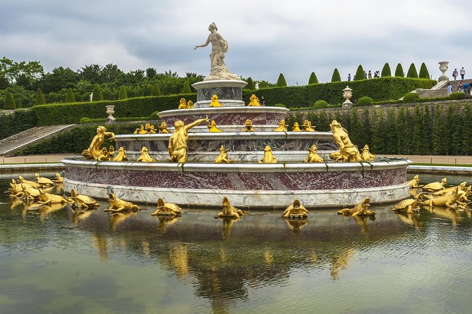 Skip-The-Line Versailles Palace Family 5-Hour Discovery From Paris - Versailles Gardens Romp