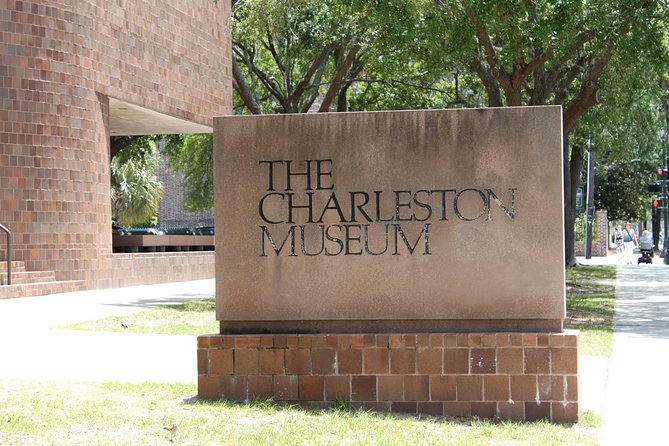 City Bus Tour With Charleston Museum Admission - Key Points