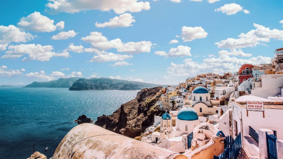 Heraklion: Santorini Ferry and Day Trip to Fira and Oia - Key Points