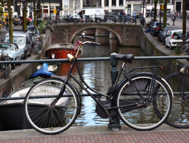 Amsterdam: 3-hour Countryside Bike Tour