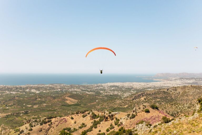 Chania: Paragliding Tandem Flight