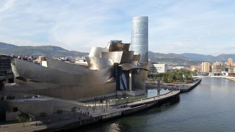 From San Sebastian: Bilbao & Guggenheim Museum Private Tour