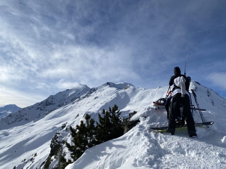 Innsbruck: Priv. Guided Snowy Mountain Hike /Snowshoes