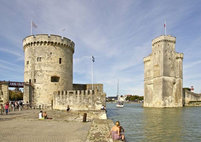 La Rochelle : Discovery Stroll and Reading Walking Tour