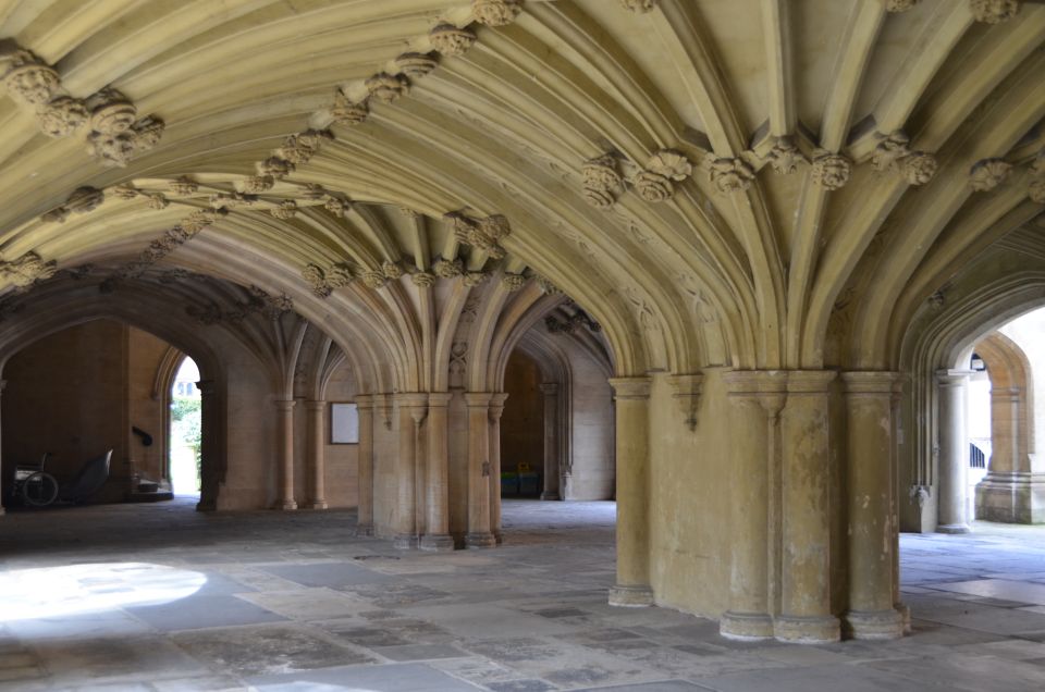 London: Monuments & Back Streets Guided Tour in Black Taxi - Tour Overview