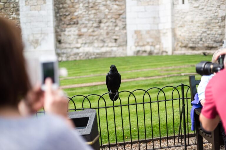 London: Tower of London Tour With Crown Jewels & Beefeaters