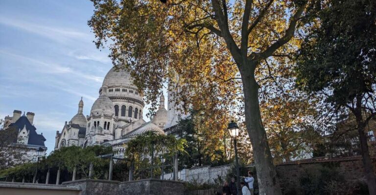 Paris: Montmartre & Sacré Coeur Tiny Group Tour