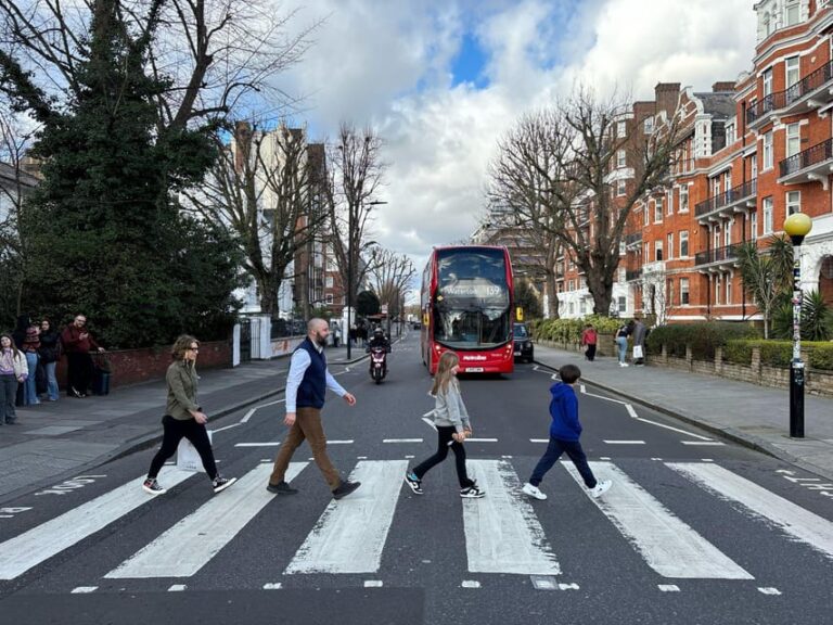 Private London Beatles Taxi Tour With Local Guide