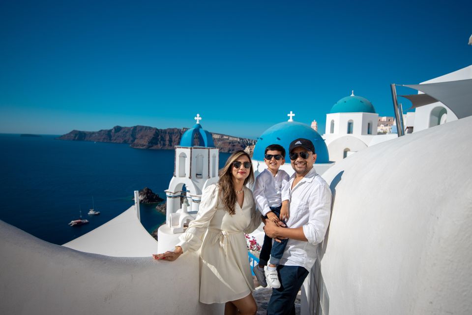 Santorini Family Photoshoot (Oia Village) - Package Details