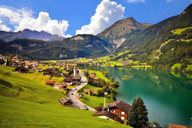 Swiss Alps: Traditional Swiss Fondue Cooking Class