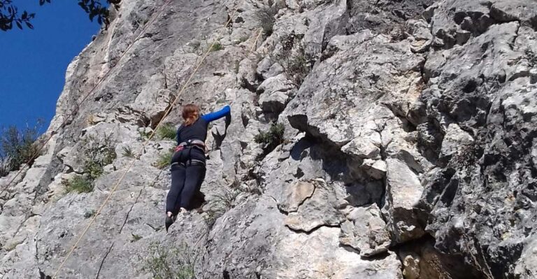 THESSALONIKI: CLIMBING WITH A VIEW OF THE ALIAKMONAS DAM