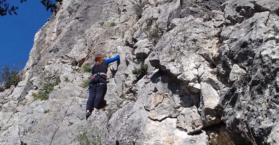 THESSALONIKI: CLIMBING WITH A VIEW OF THE ALIAKMONAS DAM - Activity Overview