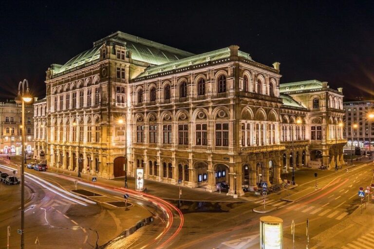 Vienna: Walking Tour of the Historic Ringstrasse