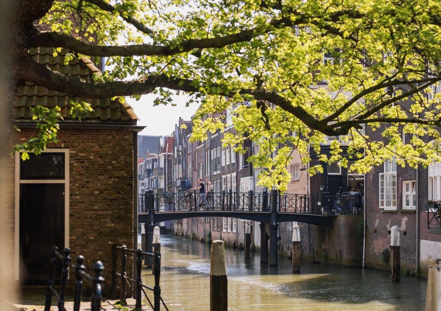 Historical Dordrecht: Private Tour With Local Guide - Language Options and Private Experience