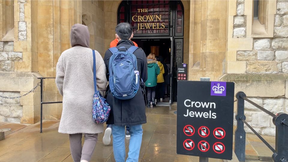 London: Tower of London Tour With Crown Jewels & Beefeaters - Tour Highlights