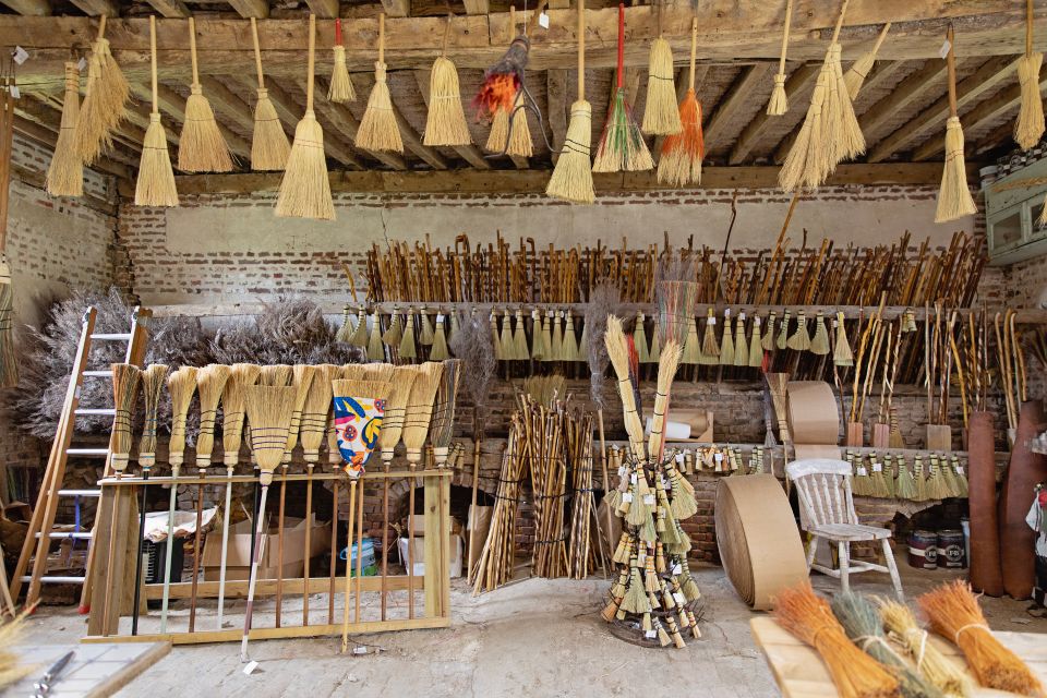 Make Your Own Fly Swatter at a Traditional Workshop - Crafting Your Unique Fly Swatter