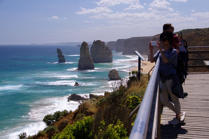 Premium Great Ocean Road Day Tour: Surf Coast Route 12 Apostles, Loch Ard Gorge - On-Board Amenities and Services