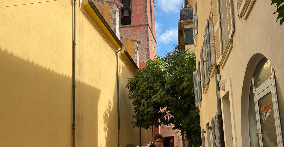 Saint Tropez : Private Walking Tour With a Tropezienne Guide - Tour Duration and Accessibility