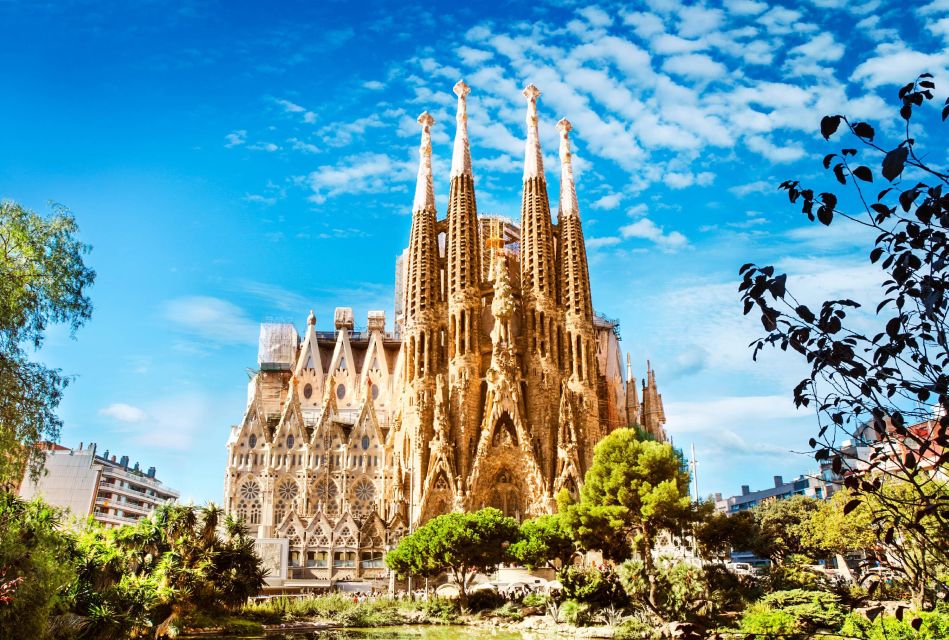 Two Hours Quick Barcelona Private Tour With Hotel Pick up - Highlights