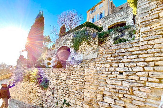 A Day in the Luberon: Gordes Roussillon Sénanque - Vibrant Roussillon Town