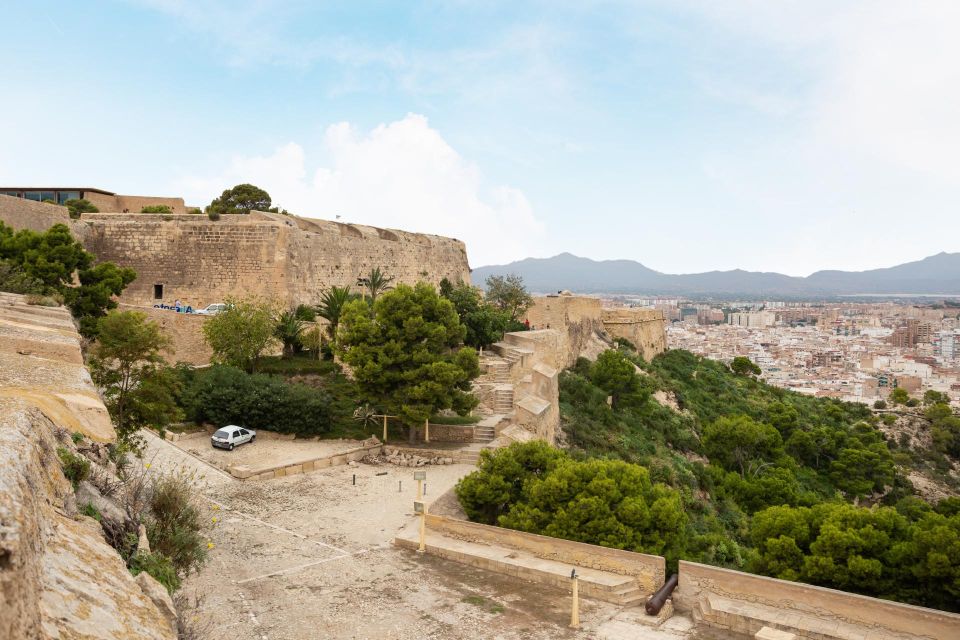 Alicante: Walking Tour Around the City With Photoshoot - Duration and Languages