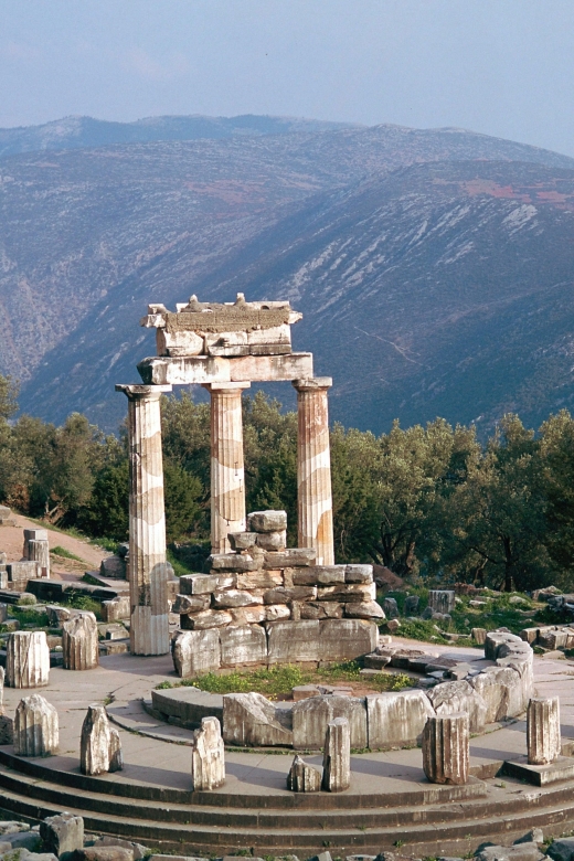 Athens to Delphi and Arachova Full Day Tour - Delphi Exploration