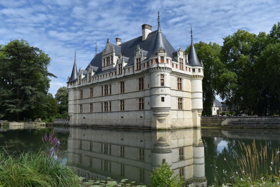 Azay-Le-Rideau Castle: Private Guided Tour With Ticket - Itinerary Overview