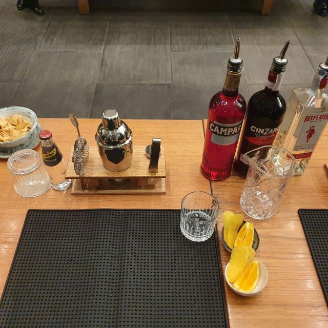 Florence: Negroni Cocktail Making Class With Aperitivo - Accessibility and Group Type