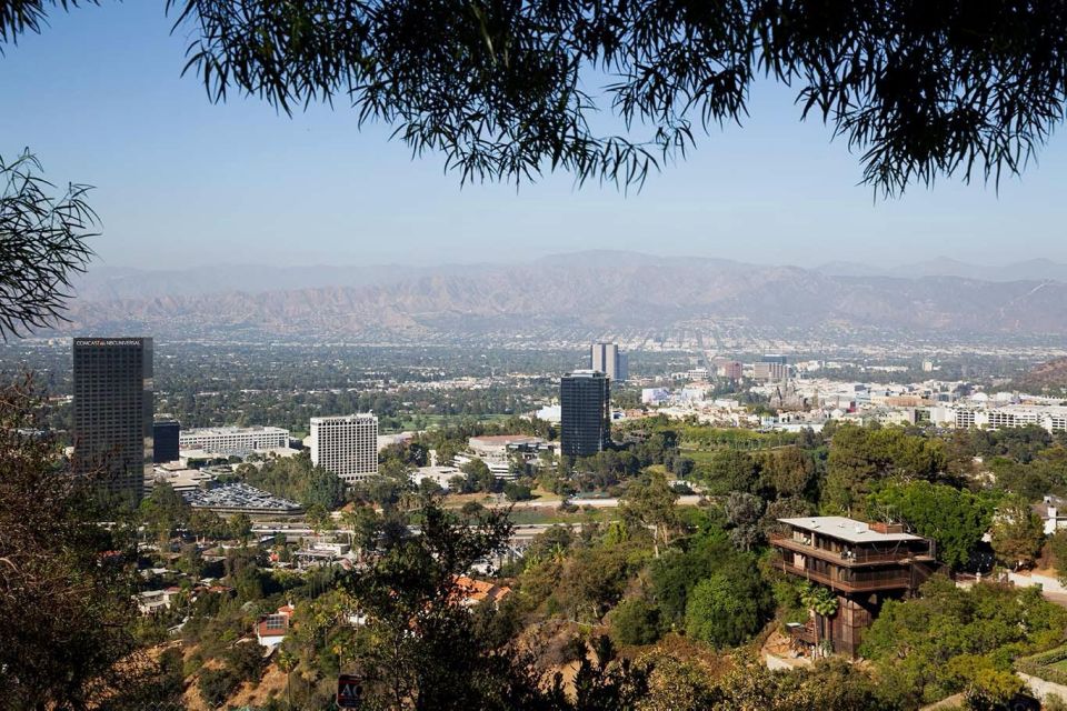 Los Angeles: The Best of Celebrity Homes With Pro Guide - Meeting Point Details