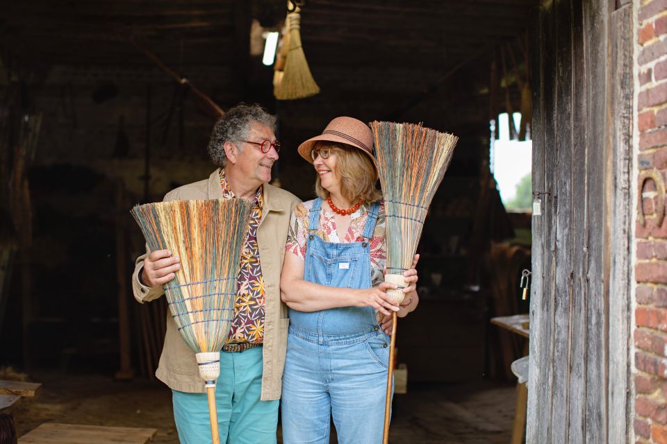 Make Your Own Fly Swatter at a Traditional Workshop - Our Artisanal Workshop Experience