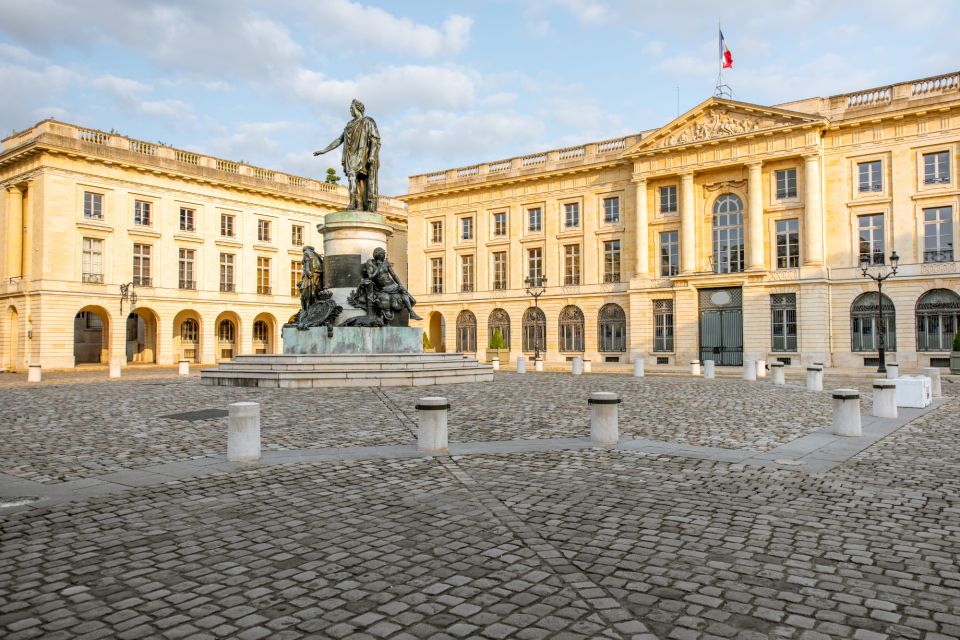 Reims: First Discovery Walk and Reading Walking Tour - Walking Tour Experience