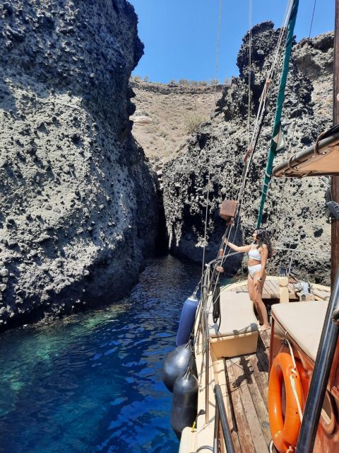 Santorini: Boat Tour in Volcano, Hot Springs and Thirassia - Starting Location