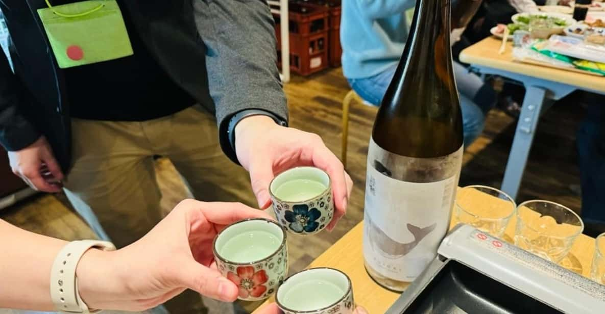 Tokyo : Onigiri Making and Combini Onigiri Eating Comparison - All-You-Can-Drink Sake Experience